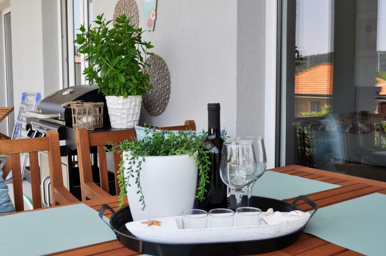 Ferienwohnung Anemos Apartman Tisno Exterior foto