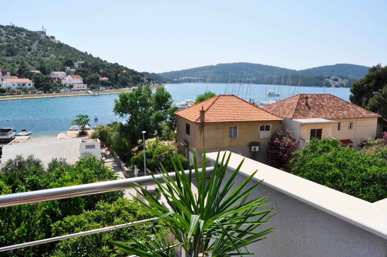 Ferienwohnung Anemos Apartman Tisno Exterior foto